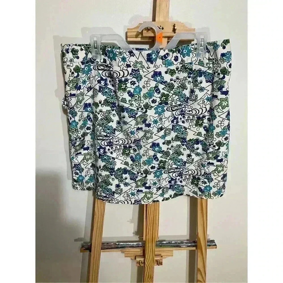 Liz Golf Women’s Floral Skort w/side Zip Hook Eye Closure, has pockets Size 14 - Picture 3 of 9